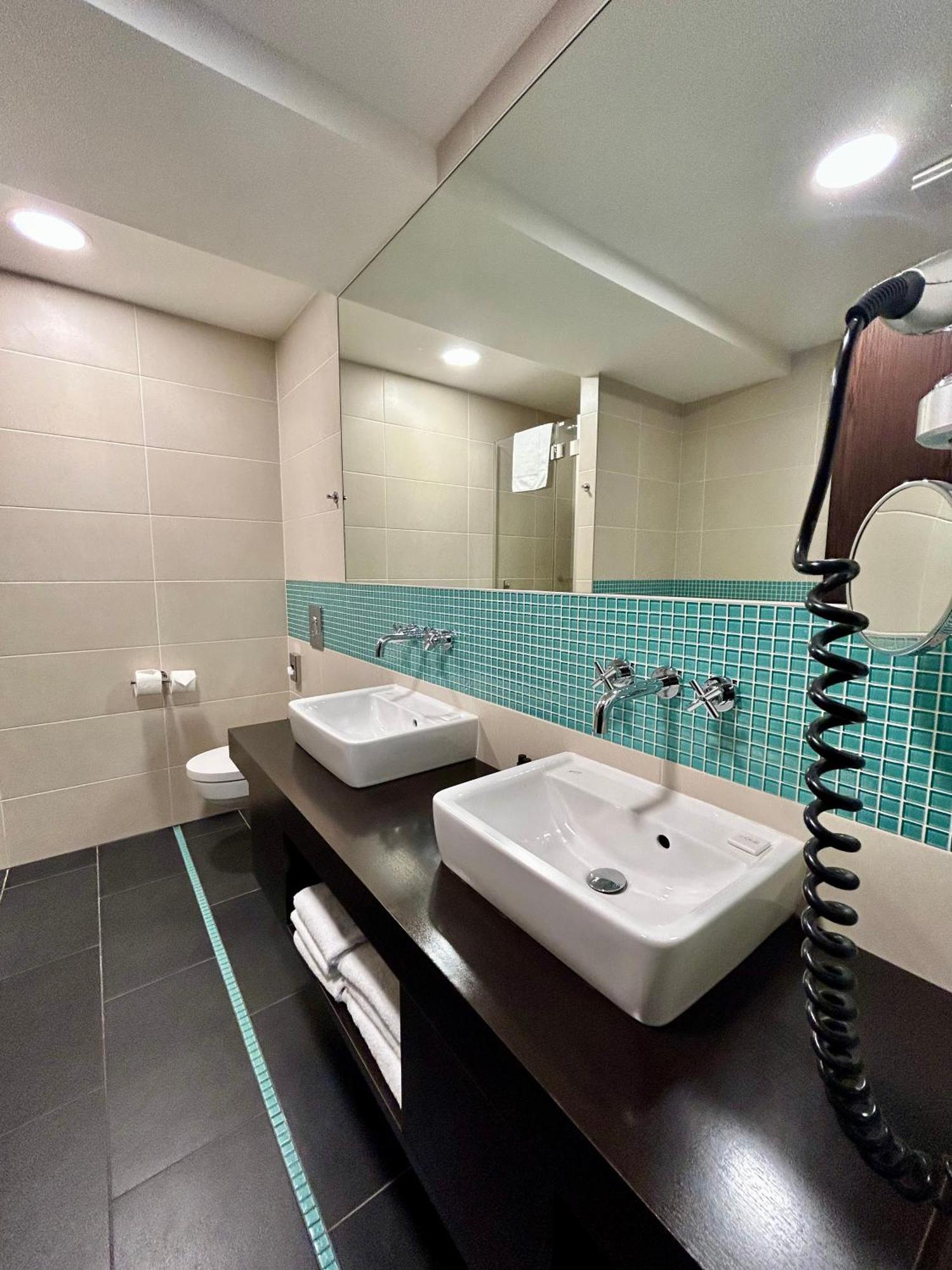 Red & Blue Design Hotel Прага Номер фото