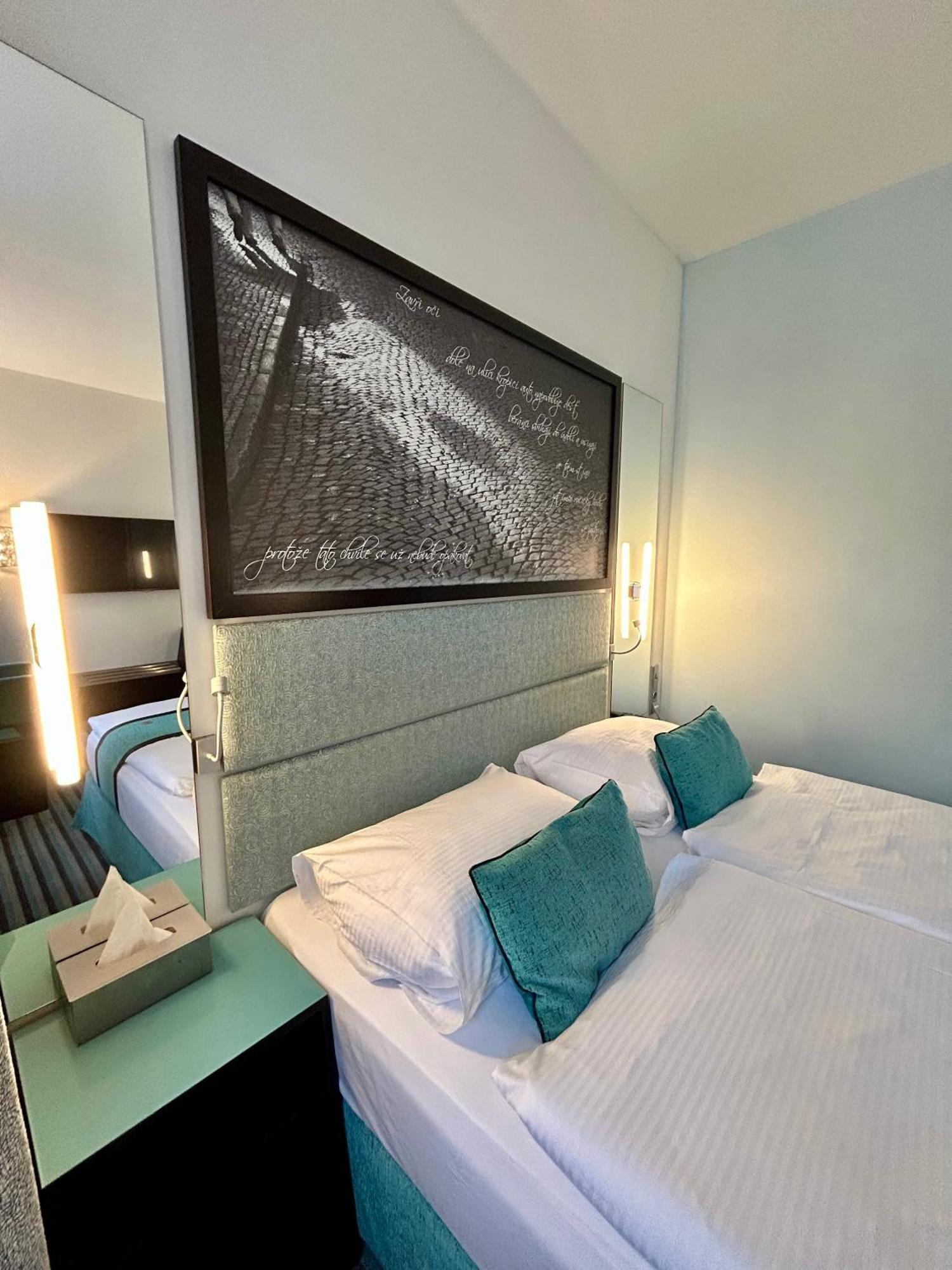 Red & Blue Design Hotel Прага Номер фото