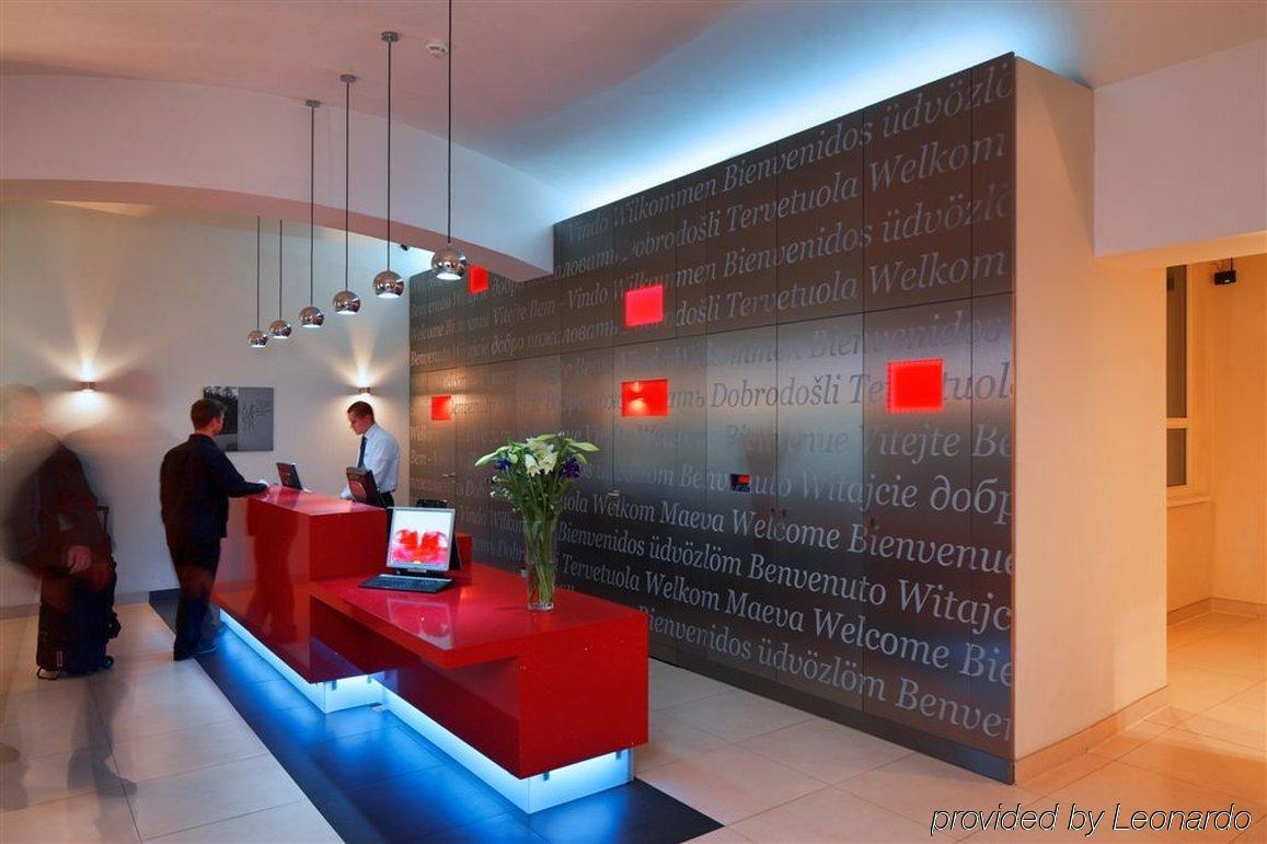 Red & Blue Design Hotel Прага Інтер'єр фото