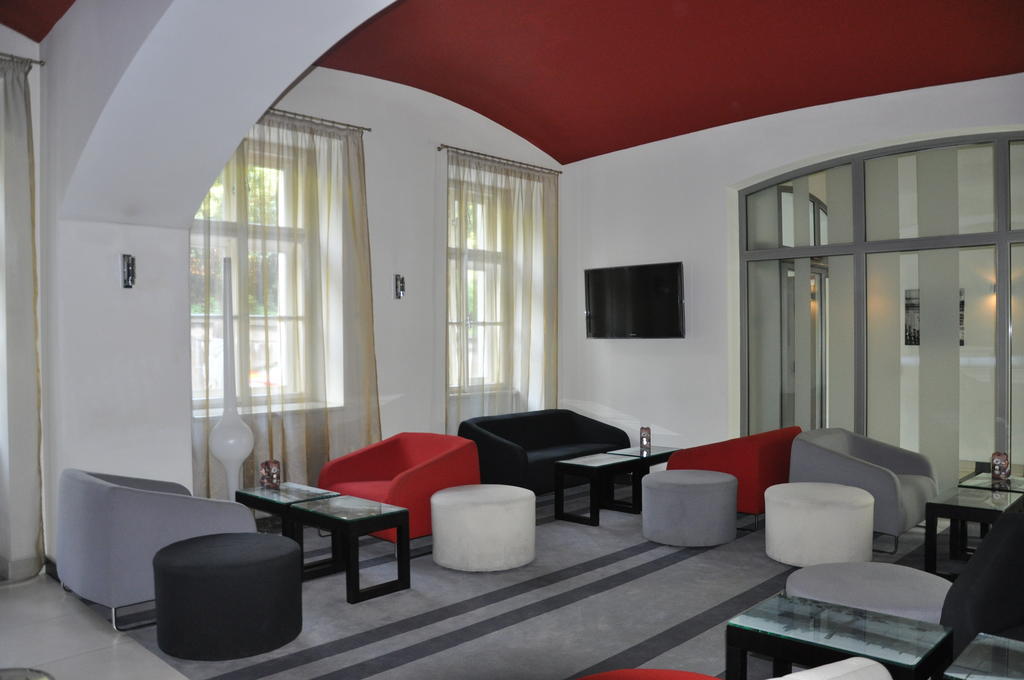 Red & Blue Design Hotel Прага Екстер'єр фото
